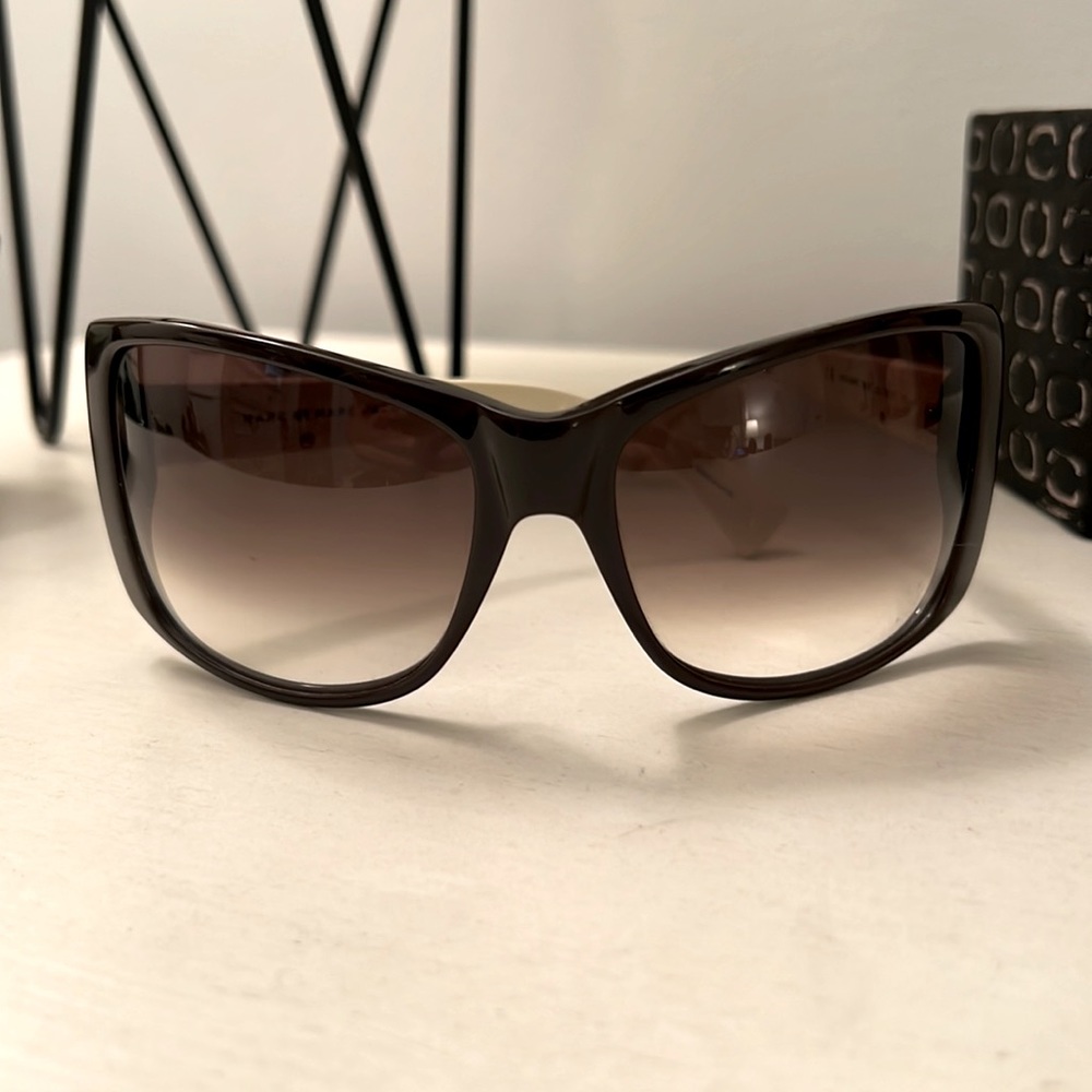 LAST CHANCE 🚨 Marc Jacob’s sunglasses